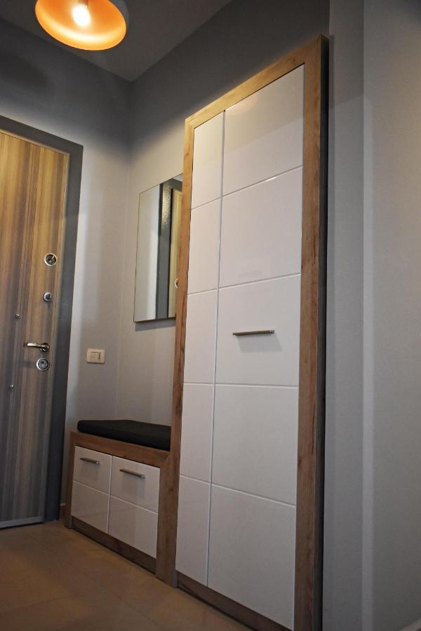 Vibrant Apartment Tirana Bagian luar foto