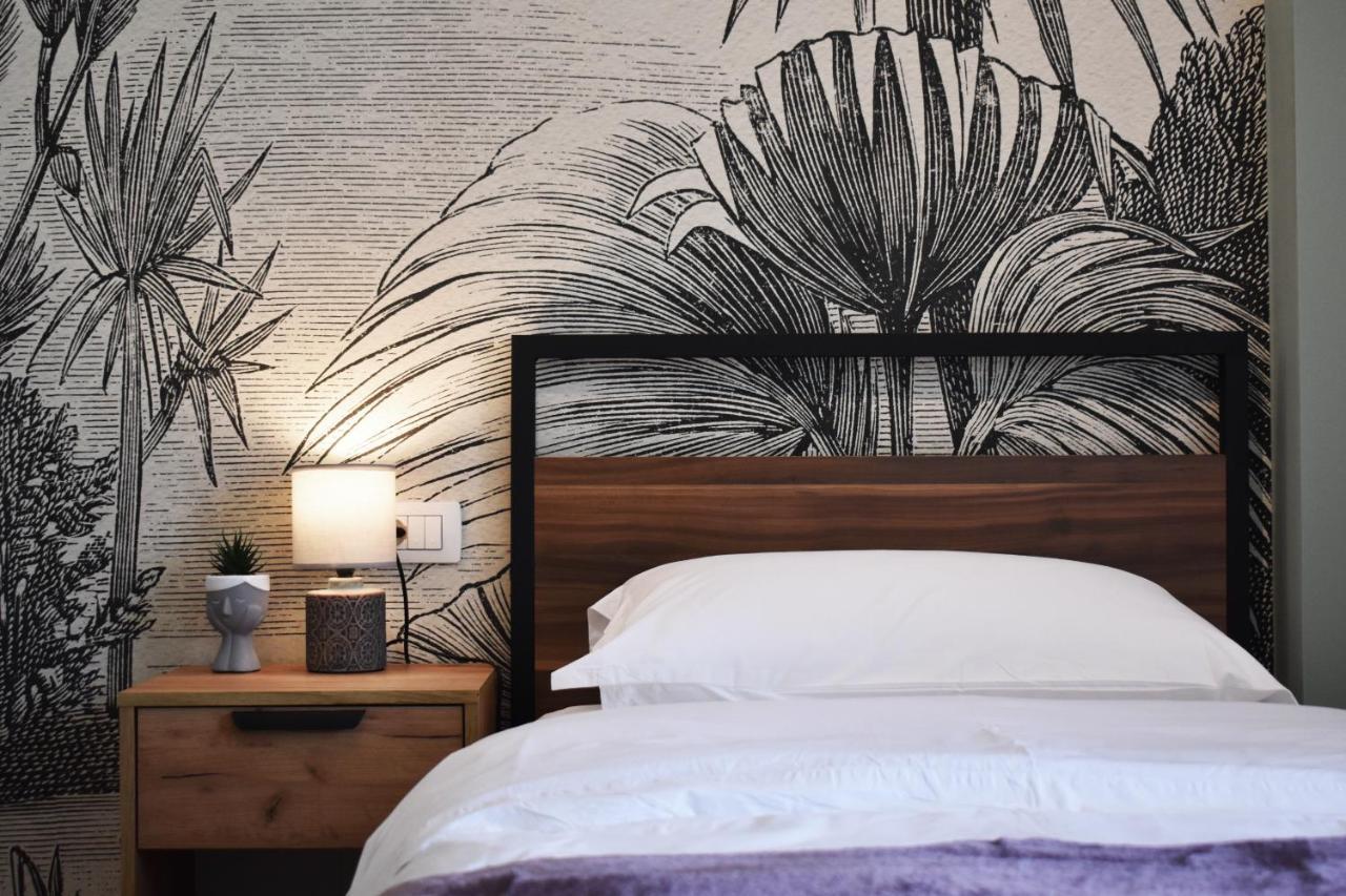 Vibrant Apartment Tirana Bagian luar foto